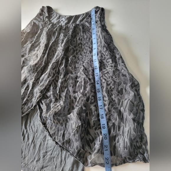 H Trend Silk Animal Print Top Grey Medium - Picture 10 of 10